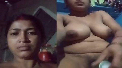 Bangla naked boudi using deodorant bottle in pussy