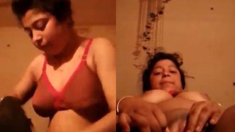 Bangladeshi unsatisfied wife fingering pussy