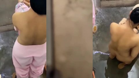 Beautiful sexy girl taking nude bath hidden mms video