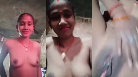 Bhojpuri village bhabhi shows her cock-thirsty pussy on live