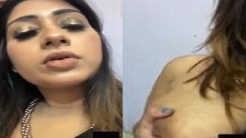 Delhi high class girl boob show video call