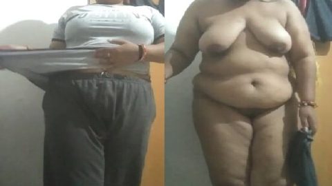 Desi bhabhi stripping and showing big boobs
