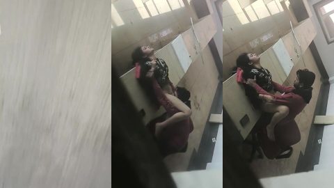 Desi college couple hidden sex mms while fucking in classroom