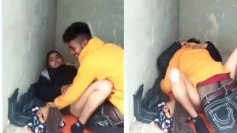 Desi lovers sex in an abundant house