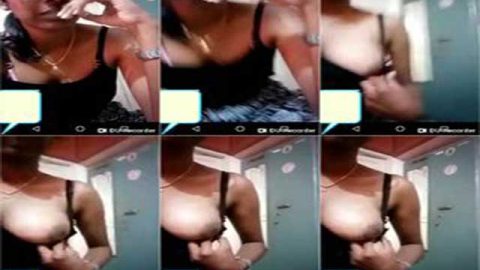 Dusky slim girl boob show on video call