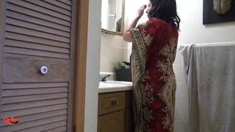 Gujarati bhabhi rammed by naughty hubby in bathroom