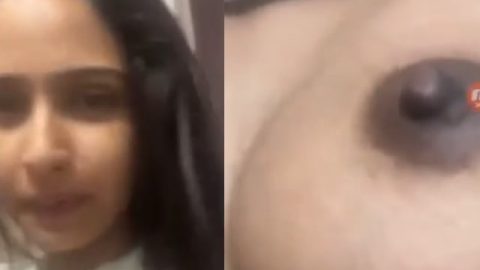 Hindi WhatsApp sex chat with nude show of sexy GF