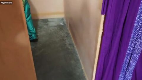 Horny Lucknow man flirted and fucked sexy wife in saree