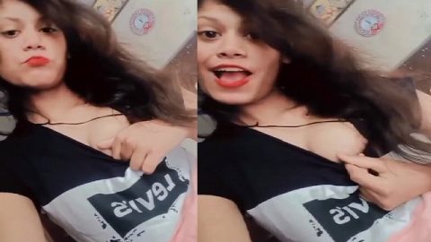 Indian girl nipple slip boob show for lover