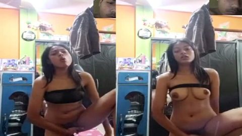 Indian girl pussy fingering live viral clip