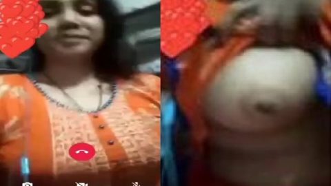 Paki girl big boobs show on WhatsApp video call