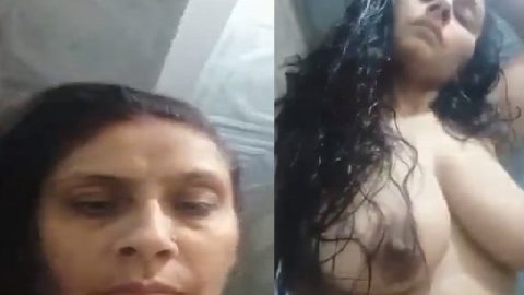 Pakistani big boobs aunty nude after bath