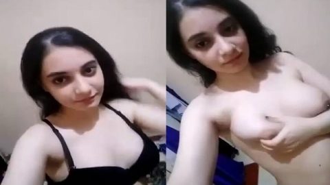 Pakistani college girl boobs show viral topless