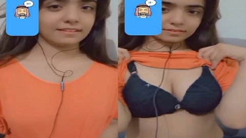 Pakistani sex college girl cleavage shown on VC