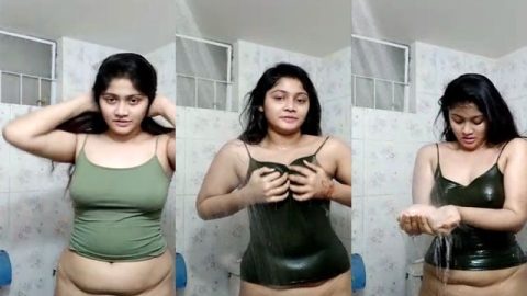 Pantyless Desi girl enjoying shower dance on cam