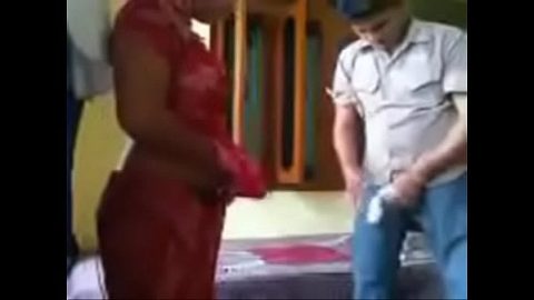XXX sexvideos of a slutty house wife enjoying a quick fuck