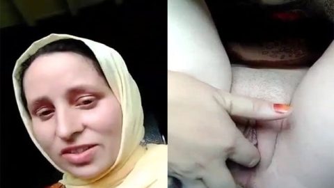 Beautiful Pakistani wife fingering pussy