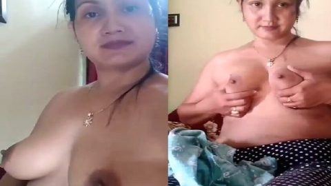 Beautiful boudi boobs show selfie topless video making
