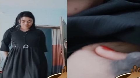 Beautiful girlfriend in maxi shows boobs viral video