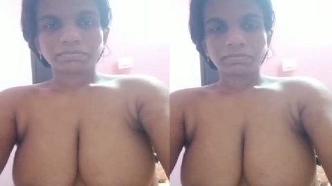 Big boobs MILF topless video making viral MMS