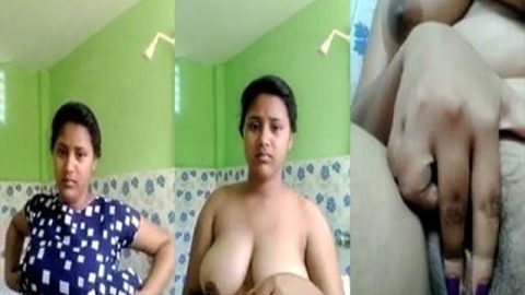 Booby Teen girl nude bath show