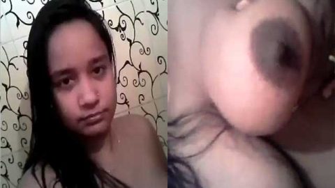 Boobs and pussy show in bathroom