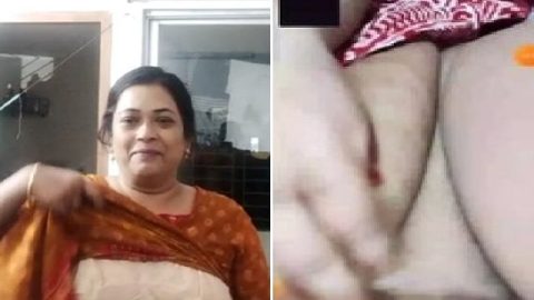Busty MILF boobs show on video call viral MMS