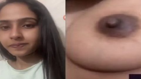 College girl on WhatsApp showing boobs viral xxx