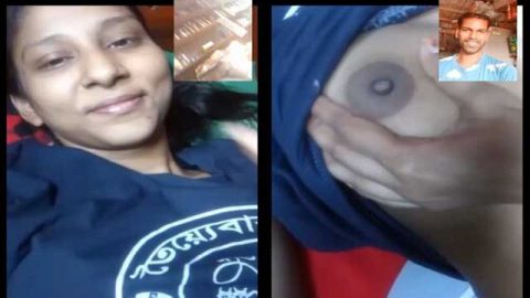 Cute Bangladeshi girl boob show on video call