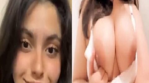 Cute Indian selfie girl viral play with big boobs