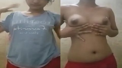 Cute village girl boobs show topless viral clip