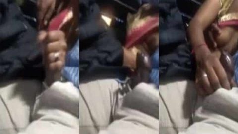 Daring Desi blowjob sex act while travelling on a bus
