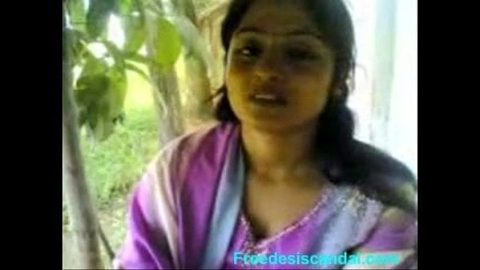 desi girl porn video with his boyfriend having fun in the park
