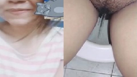 Girlfriend pissing in bathroom viral nude
