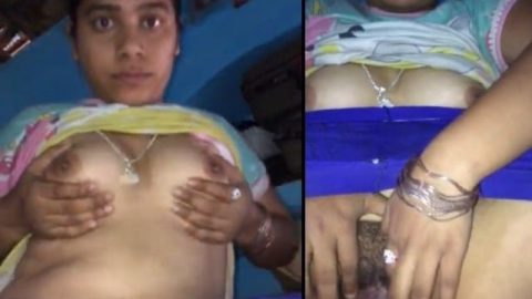 Horny Desi Bhabhi naked boobs show