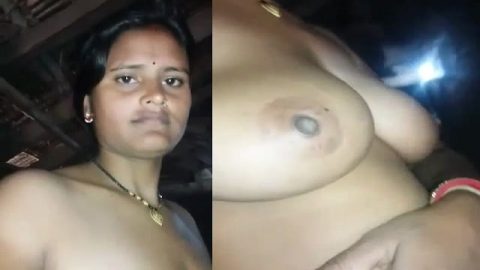 Lonely desi village bhabhi pussy and boobs show