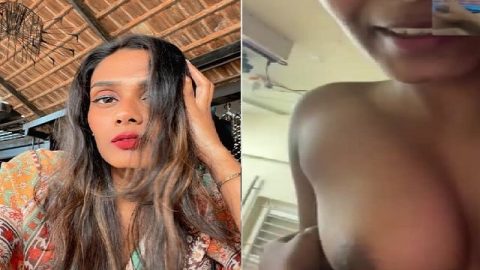 Mallu hot IT girl topless video call chat with lover