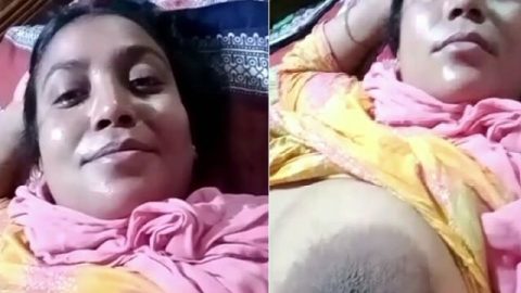 Mature housewife showing big boobs on camera