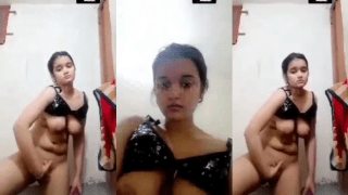 College Girl Fingers Pussy on Live Leak