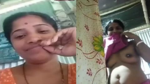 Sex affair aunty nude video call showing private