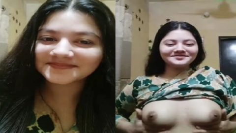 Smiling chubby Indian girl nude boobs paid live show