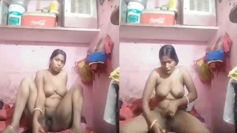 Super horny Desi Bhabhi masturbating on cam