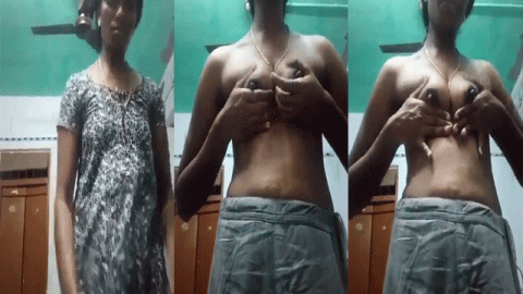 Topless Tamil girl MMS phone sex video with audio
