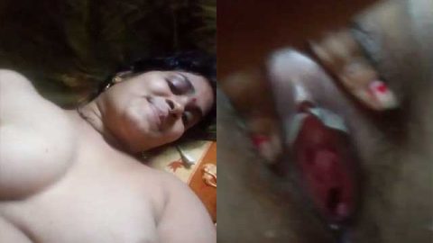 Unsatisfied Bhabhi fingering her mature red pussy