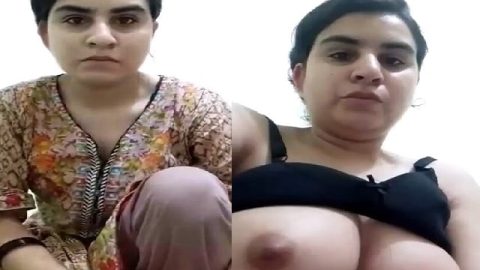 Wet pussy masturbating Paki big boobs viral girl