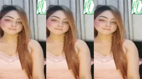 Beautiful Sexy Mal Showing Shaved Pussy