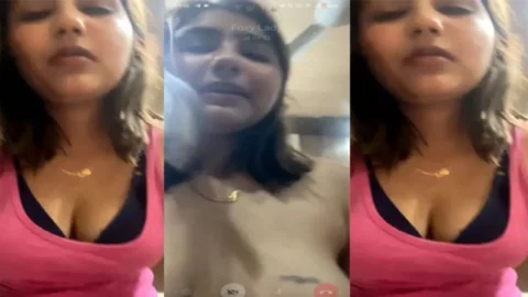 Sexy Bhabhi Showing Rubbing Pussy