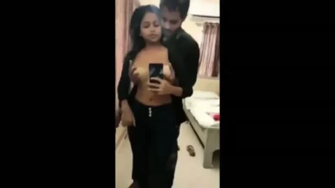 Noida Girlfriend Ki Big Boobs Pressing Hotel Sex