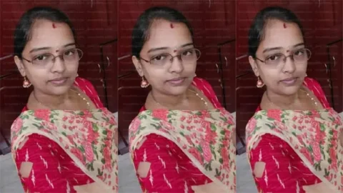 Hot Bhabhi Taking Neighbor Boy Cock In Bathroom