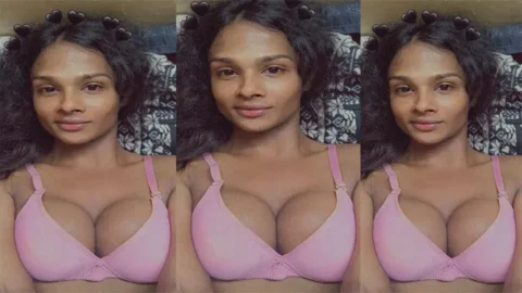 Desi Shemale Giving Blowjob Dick